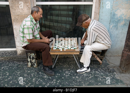 Joueurs d'échecs dans la région de Habana Centro Banque D'Images