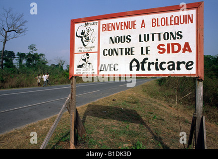 Le VIH SIDA signe sur une route en côte d'Ivoire Banque D'Images