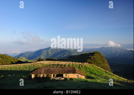 Vue depuis les pentes du volcan Pichincha est Quito Equateur Andes en Amérique du Sud Janvier 2008 Banque D'Images