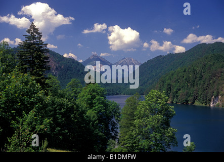 Lac Alpsee, dans le village de Schwangau, Upper Bavaria, Germany, Europe Banque D'Images