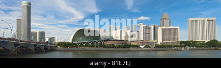 Panorama de l'Esplanade Theatres et Marina Bay Skyline, Singapour Banque D'Images