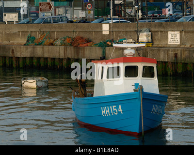 Petit bateau de pêche Harwich Essex Banque D'Images