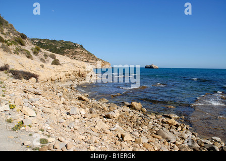 Vue depuis la plage de Portichol, La Barraca, vers l'île de Portichol, Javea / Xabia, Province d'Alicante, Communauté Valencienne, Espagne Banque D'Images