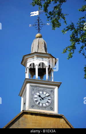 Tour de l'horloge, de la mairie, rue Haute, Chipping Campden, Cotswolds, Gloucestershire, Angleterre, Royaume-Uni Banque D'Images