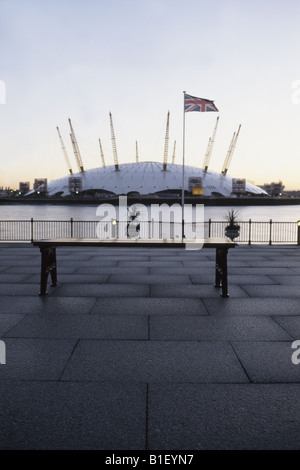 L'O2 Arena de partout dans la Tamise Banque D'Images