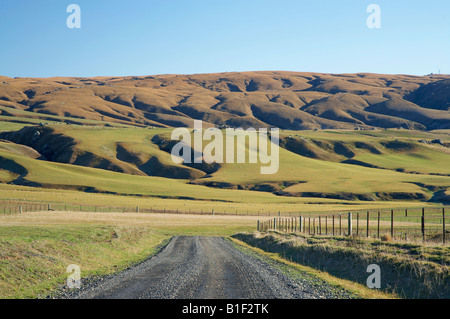 Ancien sentier Dunstan et Rock et terres agricoles Gamme Pilier Taieri Strath Otago ile sud Nouvelle Zelande Banque D'Images