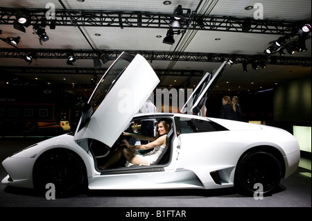 Se trouve dans un modèle Lamborghini Murciélago LP 640 coupé à l'affiche au Salon de l'auto de New York USA 4 Avril 2007 Banque D'Images