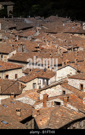Italie Ombrie gubbio vue sur les toits Banque D'Images