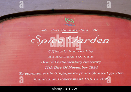 Plaque commémorant le lancement de Fort Canning Park Spice Garden de Singapour Banque D'Images