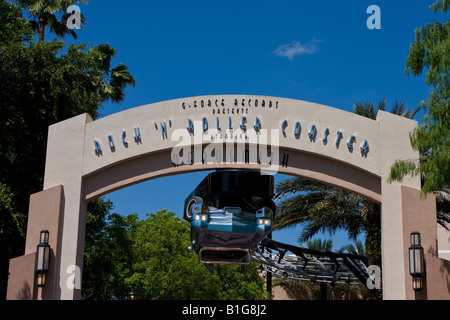 Le Rock 'n' Roller Coaster starring Aerosmith : Ride à Hollywood studios à Orlando la Floride Etats-Unis Banque D'Images