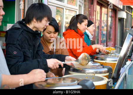 Les vendeurs d'aliments de rue chinois public service Banque D'Images