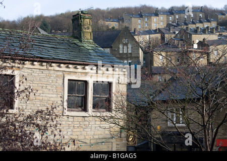 Hebden Bridge view de bâtiments et maisons dans ou à proximité du centre-ville Yorkshire UK Banque D'Images