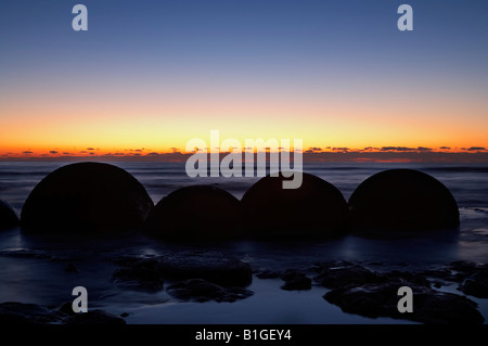 Sunrise Moeraki Boulders North Otago ile sud Nouvelle Zelande Banque D'Images