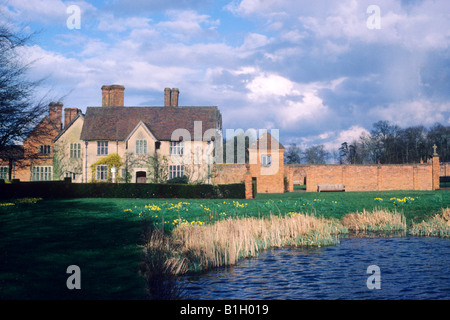 Packwood House bâtiment tudor Anglais Warwickshire England UK lac Banque D'Images