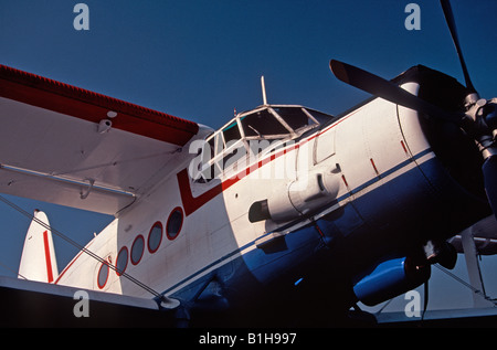 Antonov An-2 HA-MKF (le marché le plus important au biplan moteur) Banque D'Images