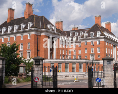 Maison Royal Star et Garter pour les hommes et les femmes handicapés hors service près de Richmond Gate, Richmond Park, Richmond Hill. Surrey. Le bâtiment est depuis devenu un complexe de maisons de luxe. Banque D'Images