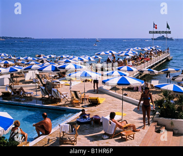 La Croisette Cannes Carlton Beach Front de mer cote d'Azur Sud de la France Banque D'Images