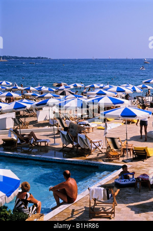 La Croisette Cannes Carlton Beach Front de mer cote d'Azur Sud de la France Banque D'Images