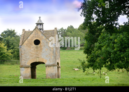 Le Pigeonnier PRÈS DE CHASTLETON HOUSE DANS L'OXFORDSHIRE UK Banque D'Images