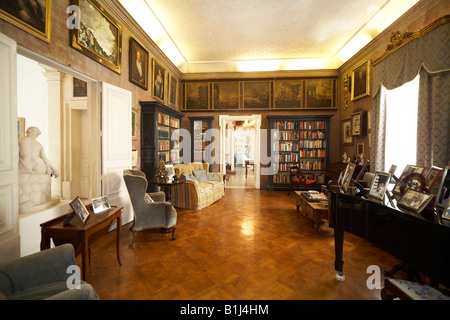 La bibliothèque de l'établissement Casa Rocca grand Picco 16C historique Palazzo maltaise de La Valette ou La Valette Malte maison Banque D'Images