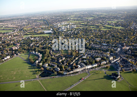 Vue aérienne au sud-est de Black Heath habitat pavillonnaire et tous les saints de l'église paroissiale de Blackheath Vale London SE3 England UK Banque D'Images