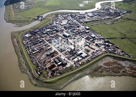 Vue aérienne au sud-est du parc industriel de Darent Thameside Industrial Estate et la rivière Darent Tamise Dartford Londres DA1 Banque D'Images