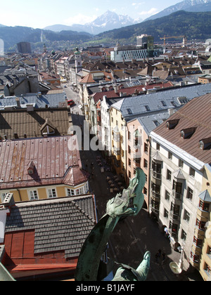 Innsbruck, vue de la tour Martinsturm à la vieille ville, l'Autriche, le Tyrol, Innsbruck Banque D'Images