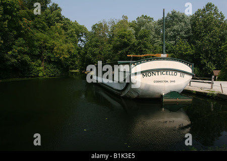 Monticello 3 Canal Boat sur le canal Érié Ohio Ohio Coshocton Banque D'Images