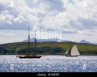 Classic yachts conçu par William Fife arrivant à Largs Yacht Haven à prendre part à la Régate 2008 Fife Banque D'Images