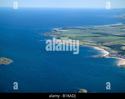 Entrée de l'estuaire de la Forth, & la côte de North Berwick, Firth of Forth, l'Ecosse centrale Banque D'Images