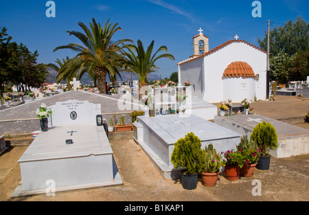 Cimetière traditionnel au Malia sur l'île grecque de Crète Méditerranée Banque D'Images