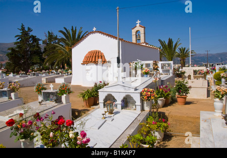 Cimetière traditionnel au Malia sur l'île grecque de Crète Méditerranée Banque D'Images