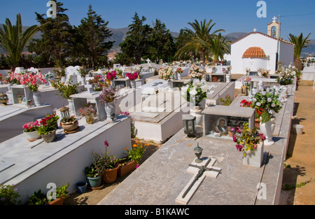 Cimetière traditionnel au Malia sur l'île grecque de Crète Méditerranée Banque D'Images