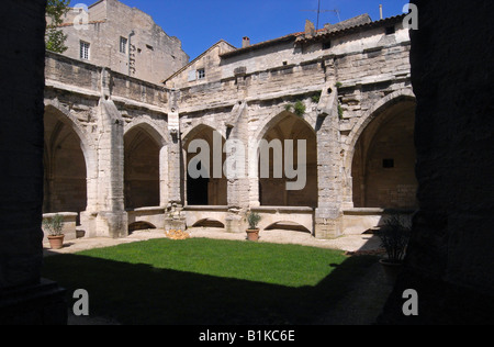 Cloître de la Collégiale Villeneuve lez Avignon France Banque D'Images