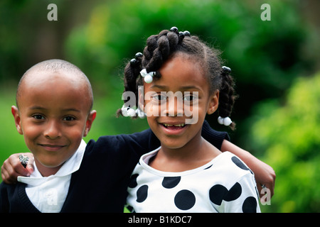 Royaume-uni londres portrait d'un jeune garçon et fille afro antillais Banque D'Images