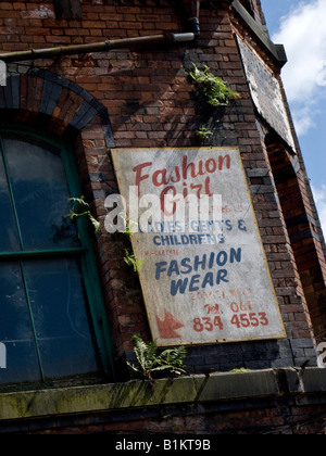 "Old Fashion Fashion Girl' Publicité à Manchester Banque D'Images