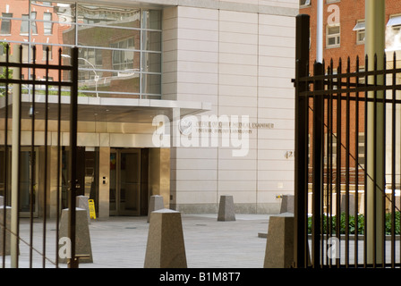 Le bâtiment abritant le bureau du médecin légiste en chef de New York, sur la 1re Avenue Banque D'Images