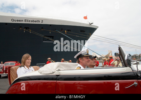 Le Capitaine Ian Mcnaught, capitaine de la la ligne Cunard Queen Elizabeth 2 navire de croisière. Banque D'Images