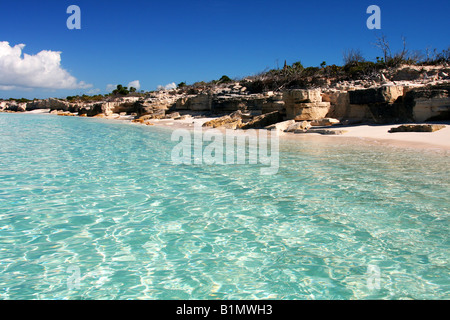 Une plage isolée dans Turks et Caïques Banque D'Images