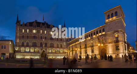 L'Espagne ville de León botines house et guzmanes palace Banque D'Images