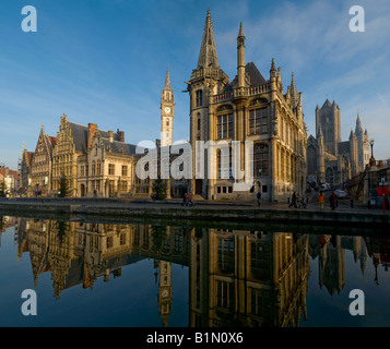 Bâtiments médiévaux au Graslei street à Gand (Belgique) Banque D'Images