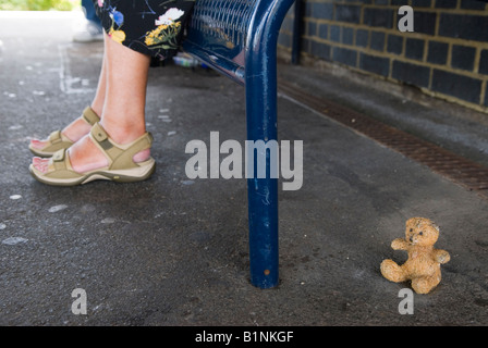 Tracey Emin Creative Folkestone Triennial exposition d'art publique Kent UK 'Baby Things', Teddy Bear exposition d'art publique des années 2008 2000 HOMER SYKES Banque D'Images