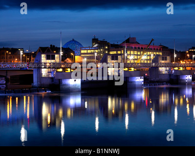 Lagan Weir Belfast Square Victoria Custom House Lagan Crépuscule Crépuscule de Belfast en Irlande du Nord Banque D'Images