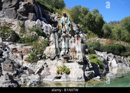 Le jardin et la colline Tepeyac où la Vierge Marie est dit avoir comparu. Basilique Notre Dame de Guadalupe à Mexico Banque D'Images