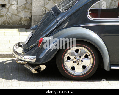 L'arrêt de la cinquantaine VW Coccinelle en centre ville Banque D'Images