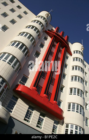 Ville de Glasgow, en Écosse. La façade art déco de Beresford Towers a été converti à partir d'un cinéma d'appartements dans la rue Sauchiehall. Banque D'Images