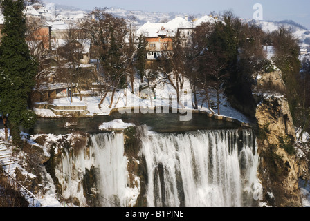 Cascade de Jajce, Bosnie et Herzégovine. (Hiver) Banque D'Images