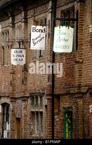 Les petites entreprises à Dorking, Surrey, Angleterre Banque D'Images