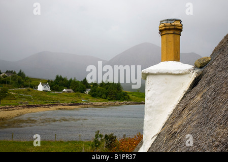Luib Lochside, croft de chaume à Loch Ainort, Isle of Skye Banque D'Images