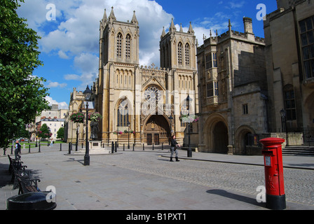 Avant de l'ouest, la cathédrale de Bristol, Bristol, Angleterre, Royaume-Uni Banque D'Images